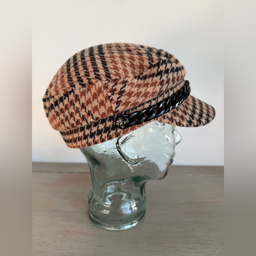 Vince Camuto Structured Houndstooth Plaid Baker Cap Newsboy Hat w/Chain Academia